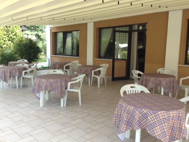 Residenza Hotel Garden Toscolano Maderno Bagian luar foto